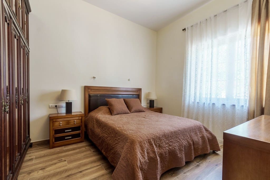 6 slaapkamer Villa te koop in El Rosario met zwembad garage - € 2.580.000 (Ref: 9585321)