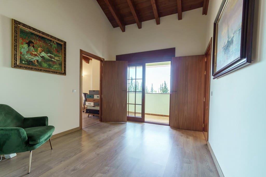 6 slaapkamer Villa te koop in El Rosario met zwembad garage - € 2.580.000 (Ref: 9585321)