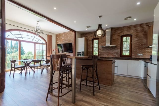 6 slaapkamer Villa te koop in El Rosario, Marbella met zwembad garage - € 2.580.000 (Ref: 9585321)