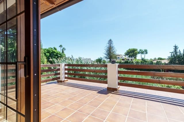 6 slaapkamer Villa te koop in El Rosario, Marbella met zwembad garage - € 2.580.000 (Ref: 9585321)