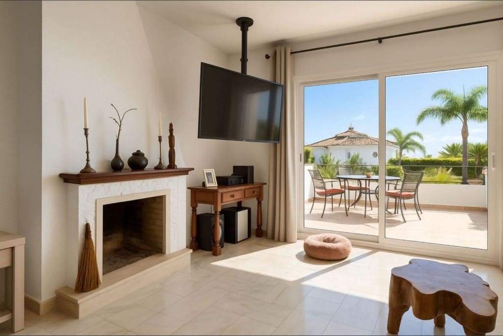 3 bedroom Townhouse for sale in Rio Real with pool garage - € 889,000 (Ref: 9590648)