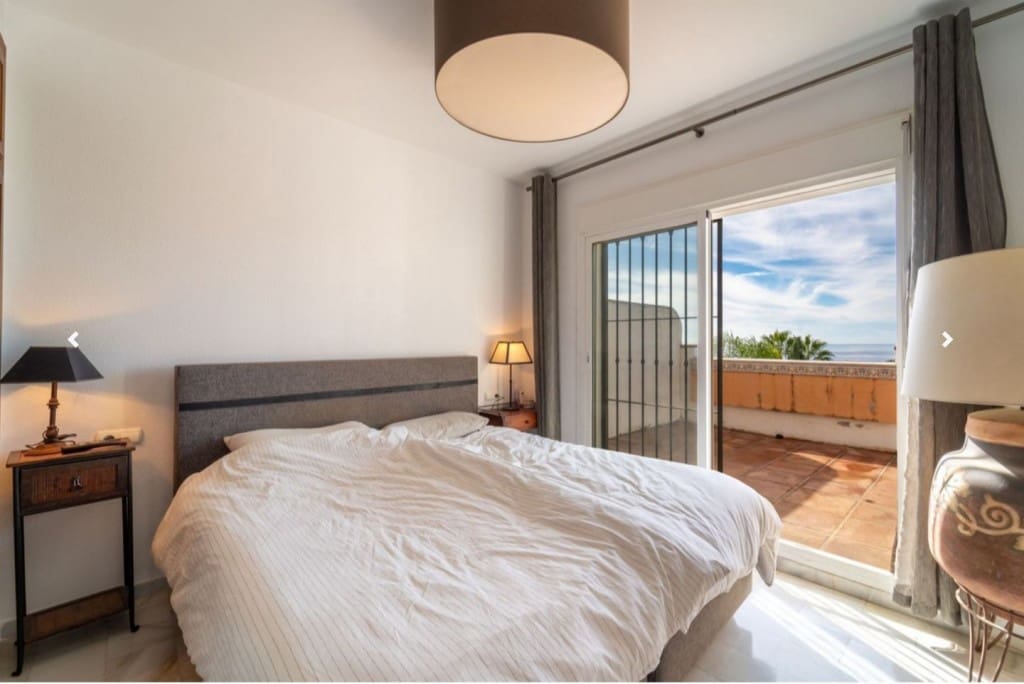 3 bedroom Townhouse for sale in Rio Real with pool garage - € 879,000 (Ref: 9590648)