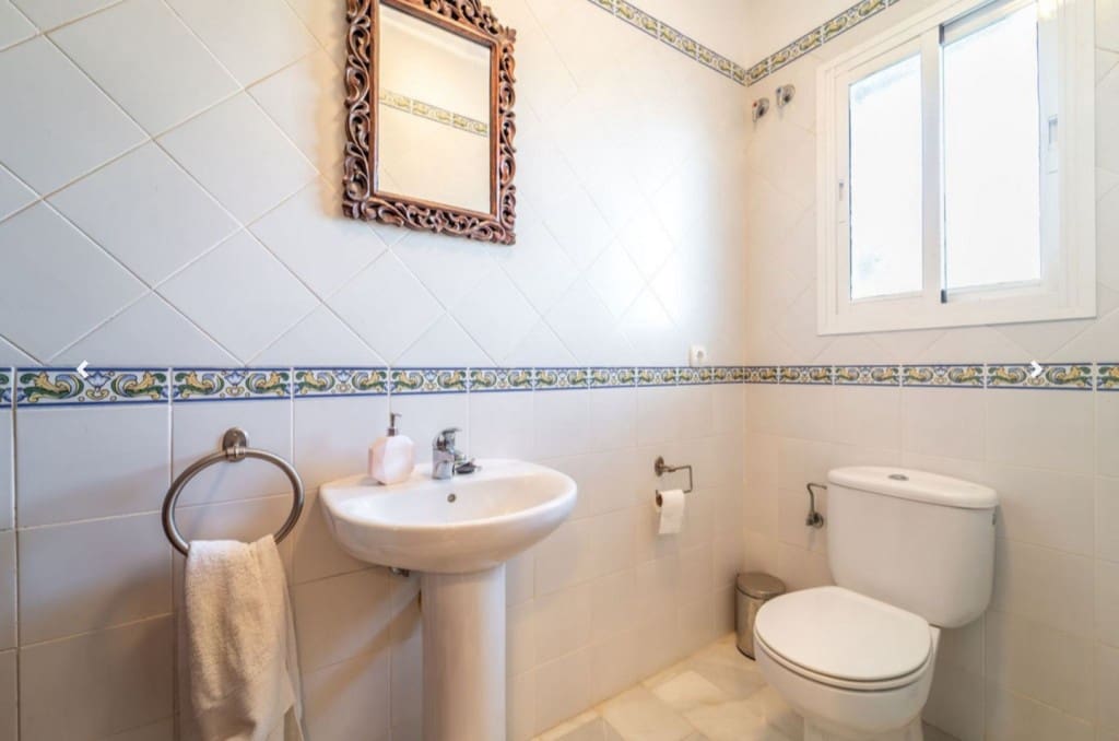 3 bedroom Townhouse for sale in Rio Real with pool garage - € 879,000 (Ref: 9590648)