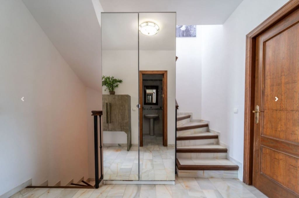 3 bedroom Townhouse for sale in Rio Real with pool garage - € 879,000 (Ref: 9590648)