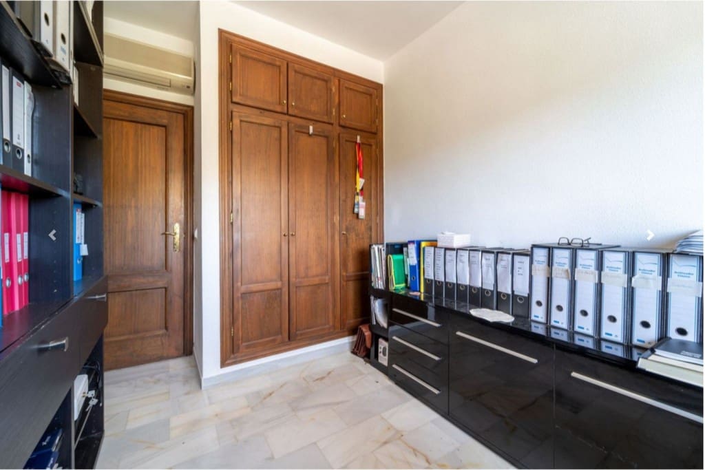 3 bedroom Townhouse for sale in Rio Real with pool garage - € 879,000 (Ref: 9590648)