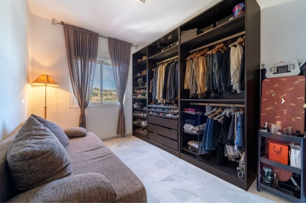 3 bedroom Townhouse for sale in Rio Real with pool garage - € 879,000 (Ref: 9590648)