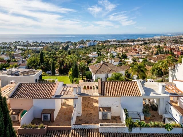 3 soveværelse Byhus til salg i Río Real, Marbella med swimmingpool garage - € 889.000 (Ref: 9590648)