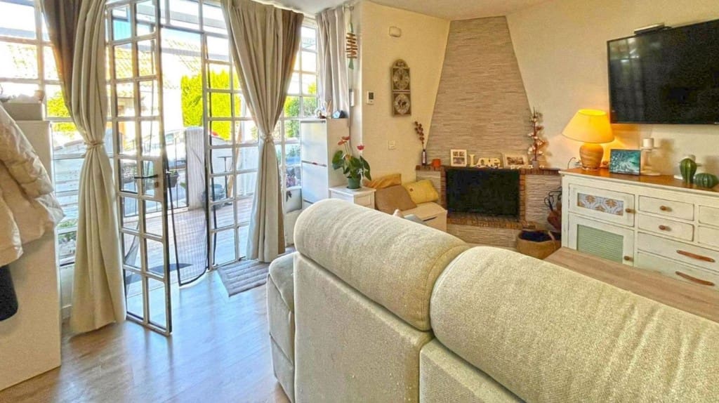 2 soveværelse Byhus til salg i Rio Real med swimmingpool - € 365.000 (Ref: 9594585)