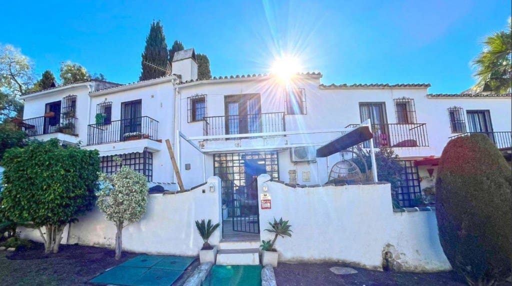 2 soveværelse Byhus til salg i Rio Real med swimmingpool - € 365.000 (Ref: 9594585)