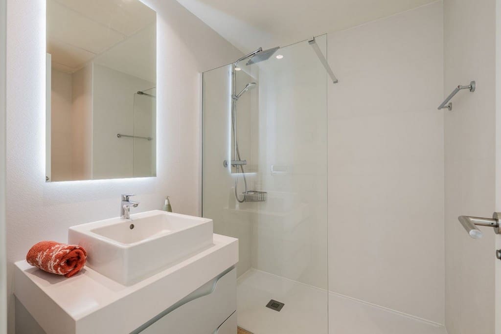 4 sypialnia Penthouse na sprzedaż w Marbella z basenem garażem - 2 600 000 € (Ref: 9607147)