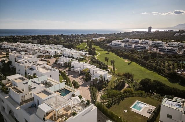 4 sypialnia Penthouse na sprzedaż w Santa Clara, Marbella z basenem garażem - 2 600 000 € (Ref: 9607147)