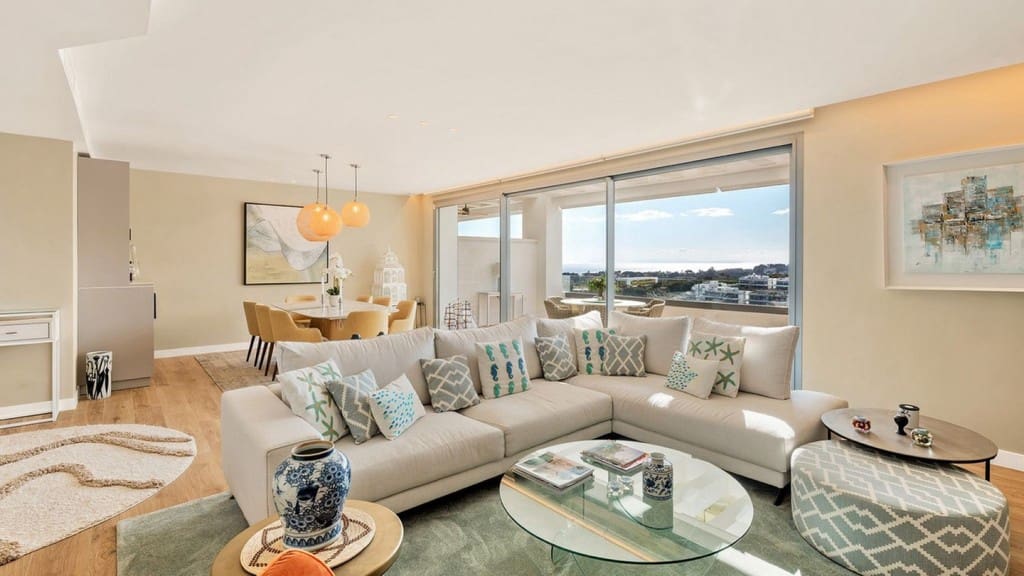 4 sypialnia Penthouse na sprzedaż w Marbella z basenem garażem - 2 600 000 € (Ref: 9607147)