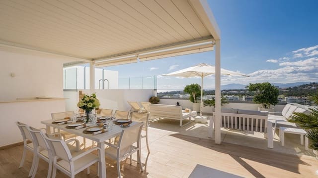 4 sypialnia Penthouse na sprzedaż w Santa Clara, Marbella z basenem garażem - 2 600 000 € (Ref: 9607147)