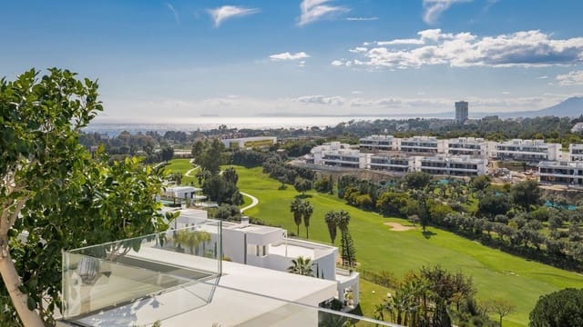 4 sypialnia Penthouse na sprzedaż w Santa Clara, Marbella z basenem garażem - 2 600 000 € (Ref: 9607147)