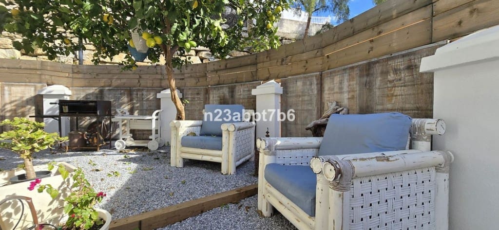 2 sypialnia Apartament na sprzedaż w Nueva Andalucia z basenem - 390 000 € (Ref: 9618882)