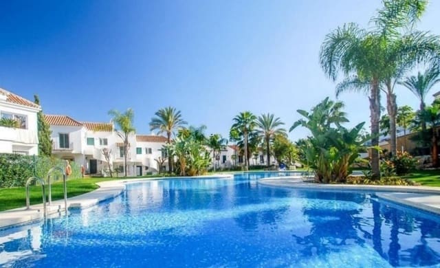 2 sypialnia Apartament na sprzedaż w Nueva Andalucia, Marbella z basenem - 390 000 € (Ref: 9618882)