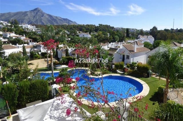 2 sypialnia Apartament na sprzedaż w Nueva Andalucia, Marbella z basenem - 390 000 € (Ref: 9618882)