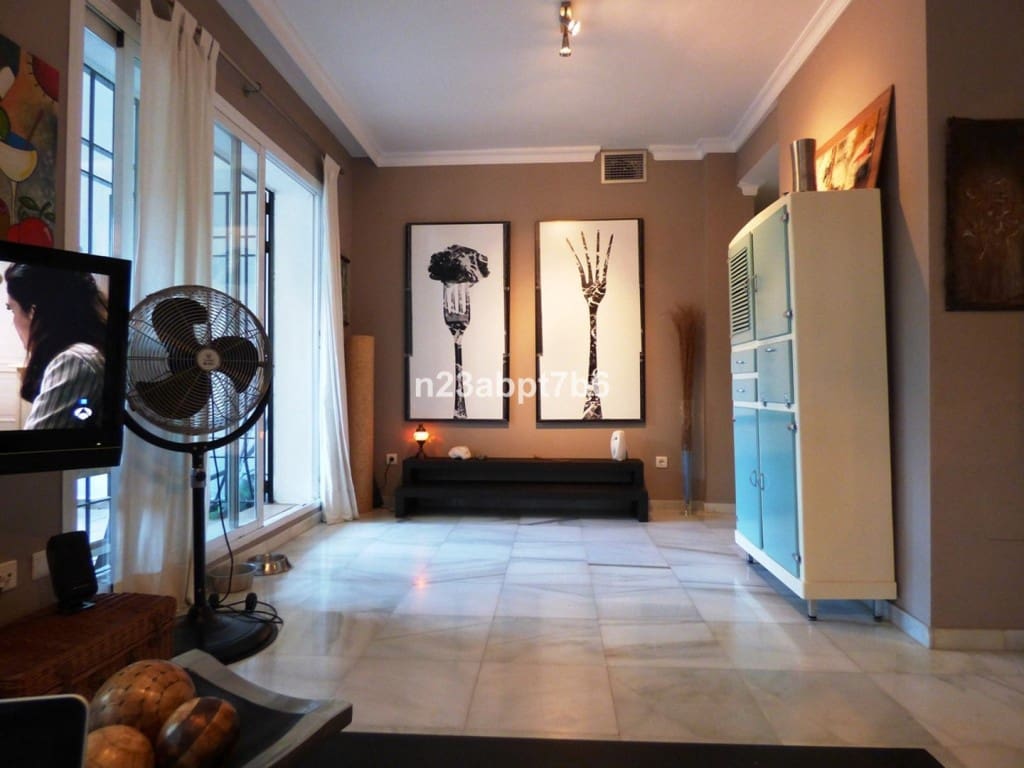 2 sypialnia Apartament na sprzedaż w Nueva Andalucia z basenem - 390 000 € (Ref: 9618882)