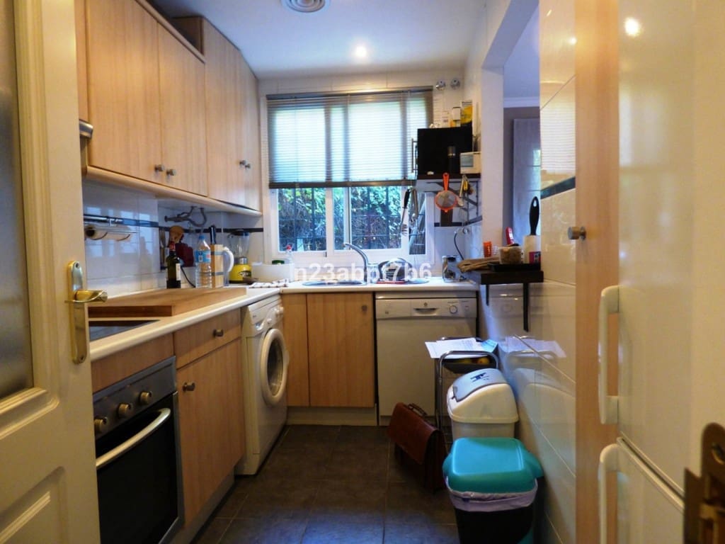 2 sypialnia Apartament na sprzedaż w Nueva Andalucia z basenem - 390 000 € (Ref: 9618882)