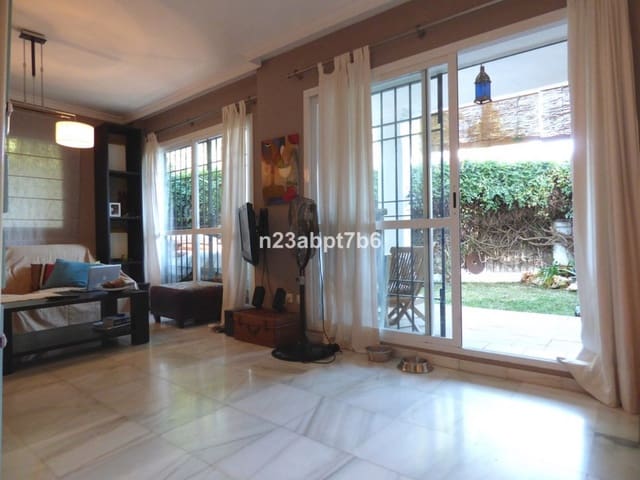 2 sypialnia Apartament na sprzedaż w Nueva Andalucia, Marbella z basenem - 390 000 € (Ref: 9618882)