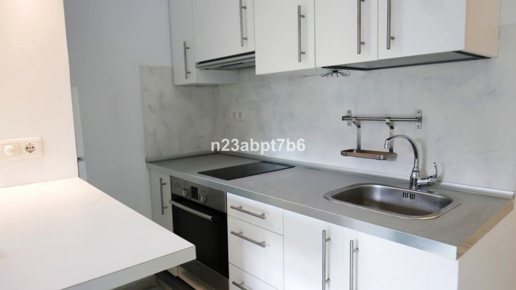 2 sypialnia Apartament na sprzedaż w Nueva Andalucia z basenem - 390 000 € (Ref: 9618882)