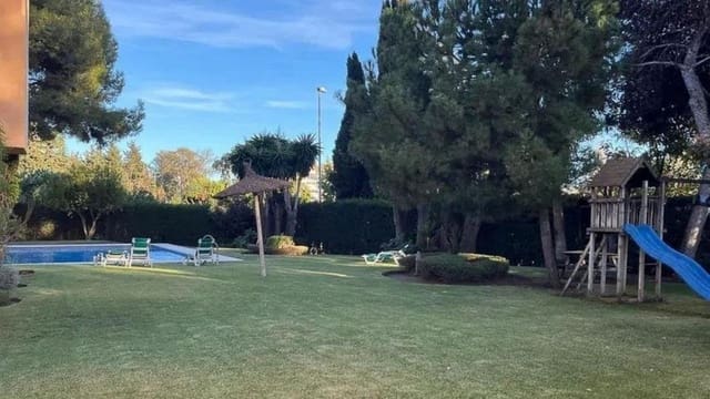 3 soverom Leilighet til salgs i Nueva Andalucia, Marbella med svømmebasseng - € 450 000 (Ref: 9627145)