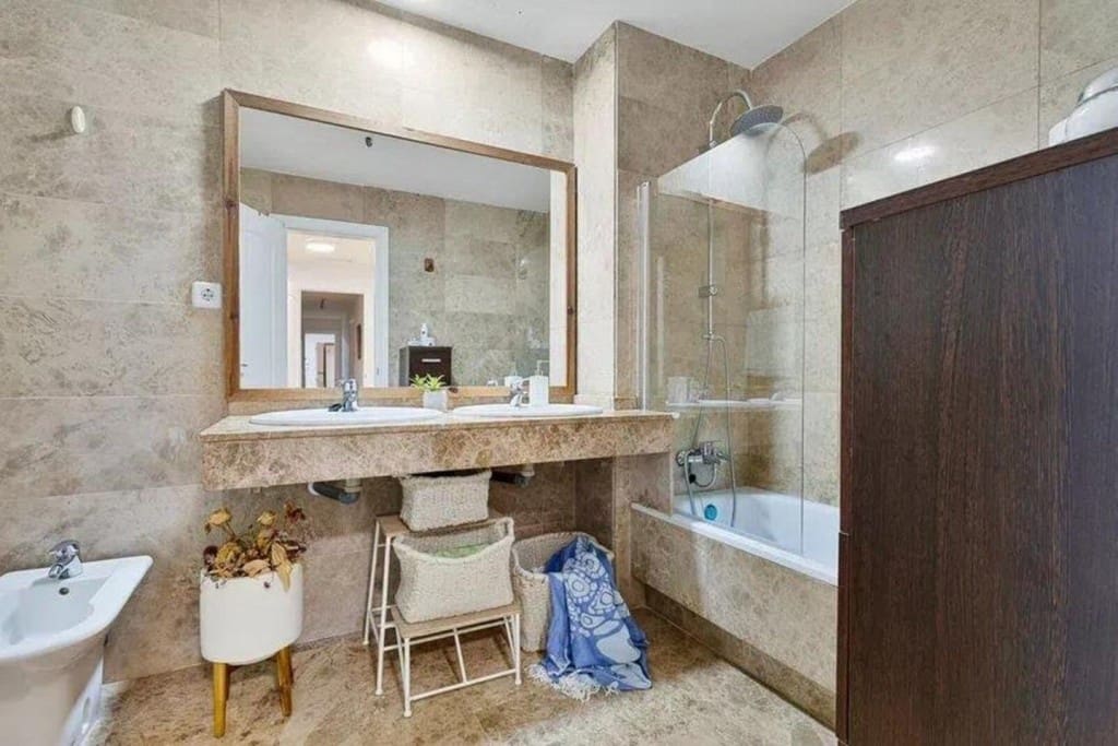 3 bedroom Apartment for sale in San Pedro de Alcantara with pool garage - € 690,000 (Ref: 9629550)