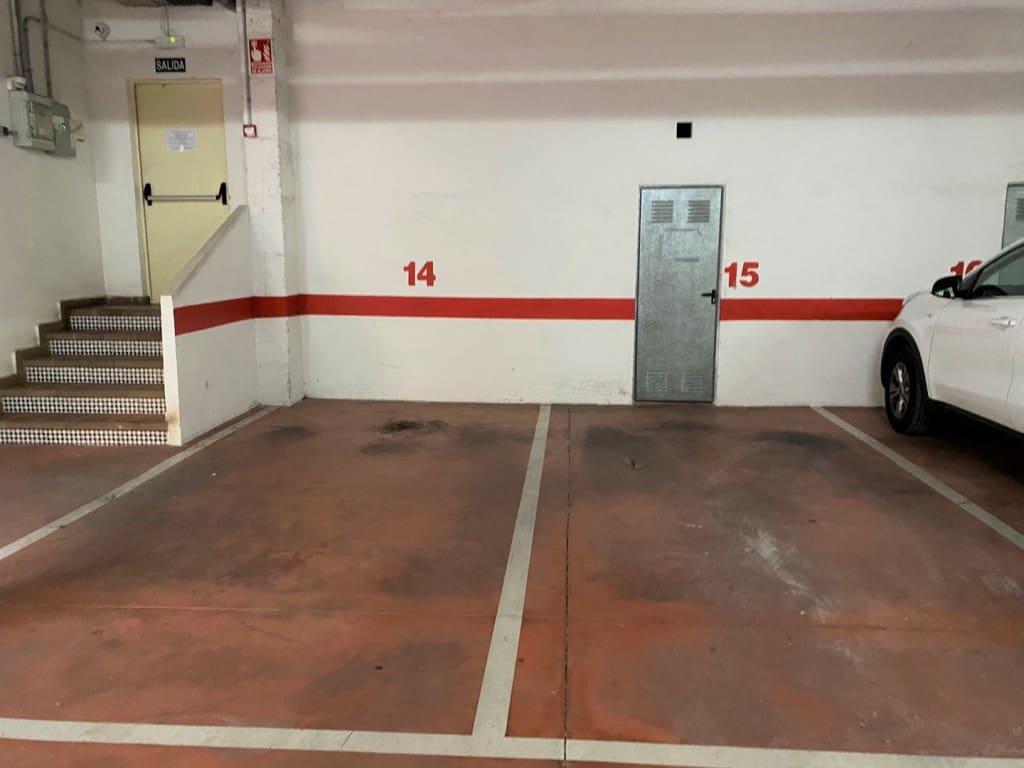 2 makuuhuone Huoneisto myytävänä paikassa Elviria mukana uima-altaan 
autotalli - 605 000 € (Ref: 9658190)