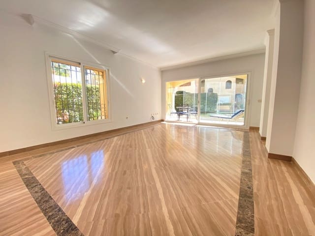 2 slaapkamer Appartement te koop in Elviria, Marbella met zwembad garage - € 605.000 (Ref: 9658190)