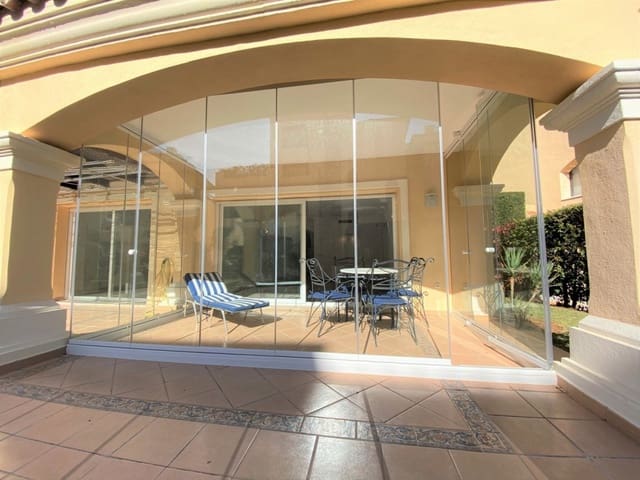 2 slaapkamer Appartement te koop in Elviria, Marbella met zwembad garage - € 605.000 (Ref: 9658190)