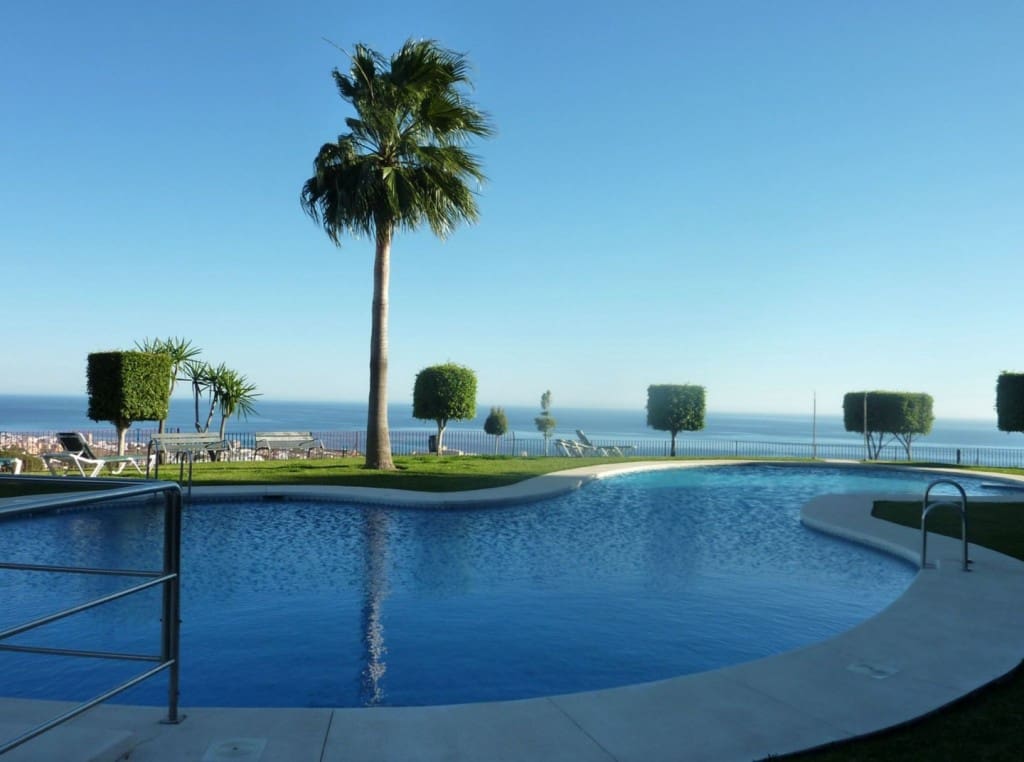 2 soverom Leilighet til salgs i Calahonda med svømmebasseng garasje - € 315 000 (Ref: 9665796)