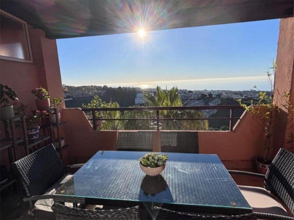 2 soverom Leilighet til salgs i Calahonda med svømmebasseng garasje - € 315 000 (Ref: 9665796)