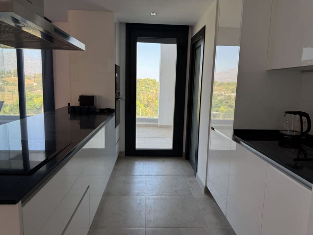 2 chambre Appartement à vendre à Estepona avec piscine garage - 640 000 € (Ref: 9679407)