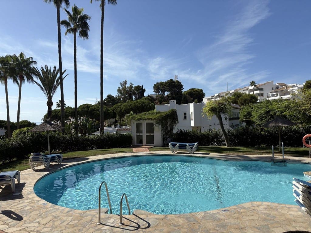 2 bedroom Apartment for sale in Mijas Costa with pool - € 330,000 (Ref: 9689977)