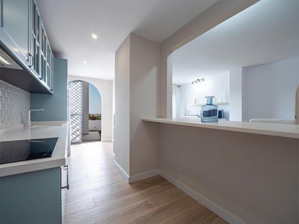 Apartamento de 2 habitaciones en Golden Mile en venta con piscina garaje - 550.000 € (Ref: 9694640)