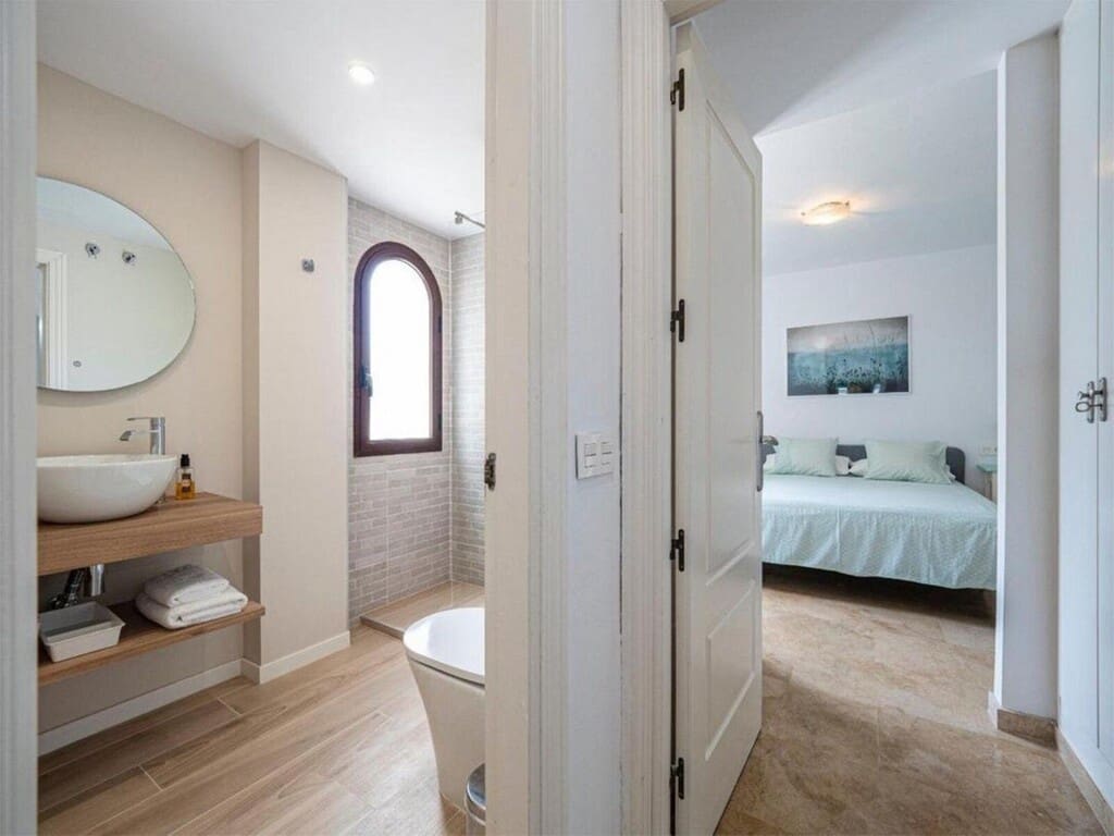 Apartamento de 2 habitaciones en Golden Mile en venta con piscina garaje - 550.000 € (Ref: 9694640)