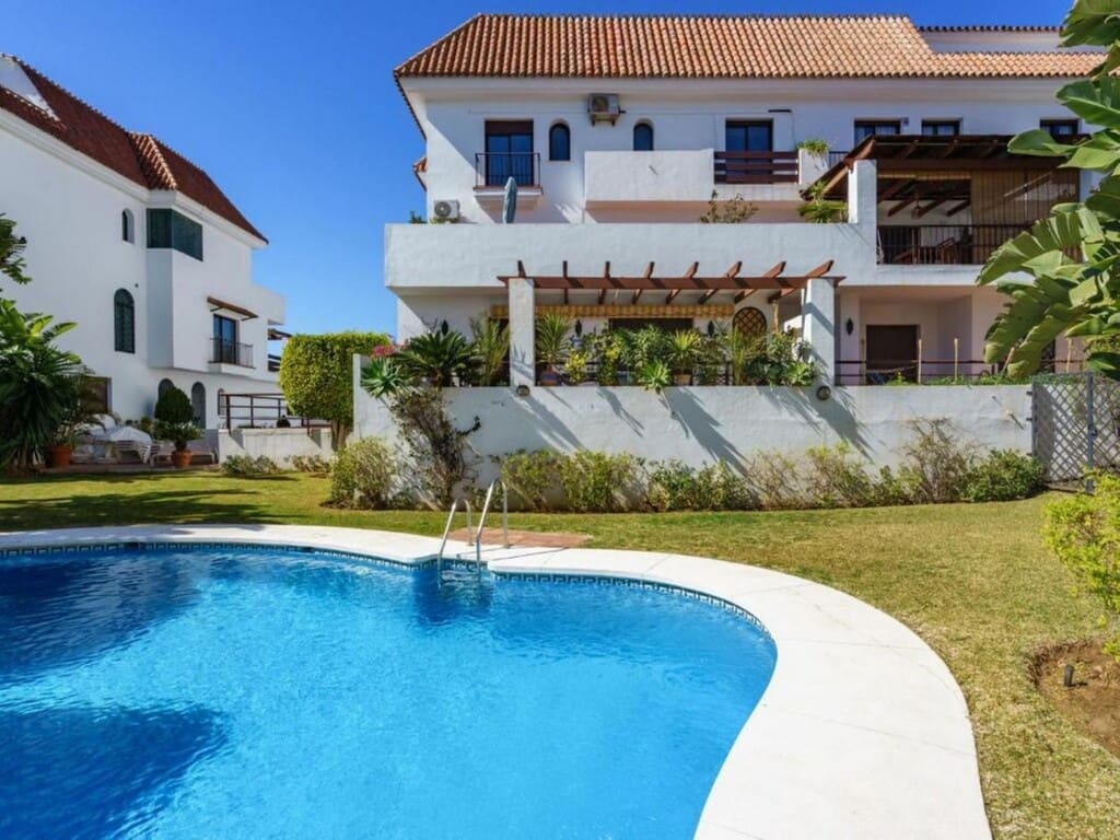 Apartamento de 2 habitaciones en Golden Mile en venta con piscina garaje - 550.000 € (Ref: 9694640)