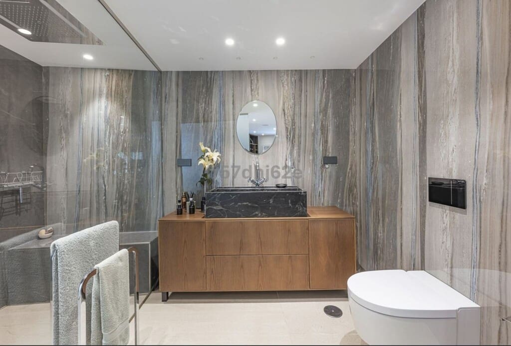 Apartamento de 2 habitaciones en Golden Mile en venta con piscina garaje - 1.490.000 € (Ref: 9698000)