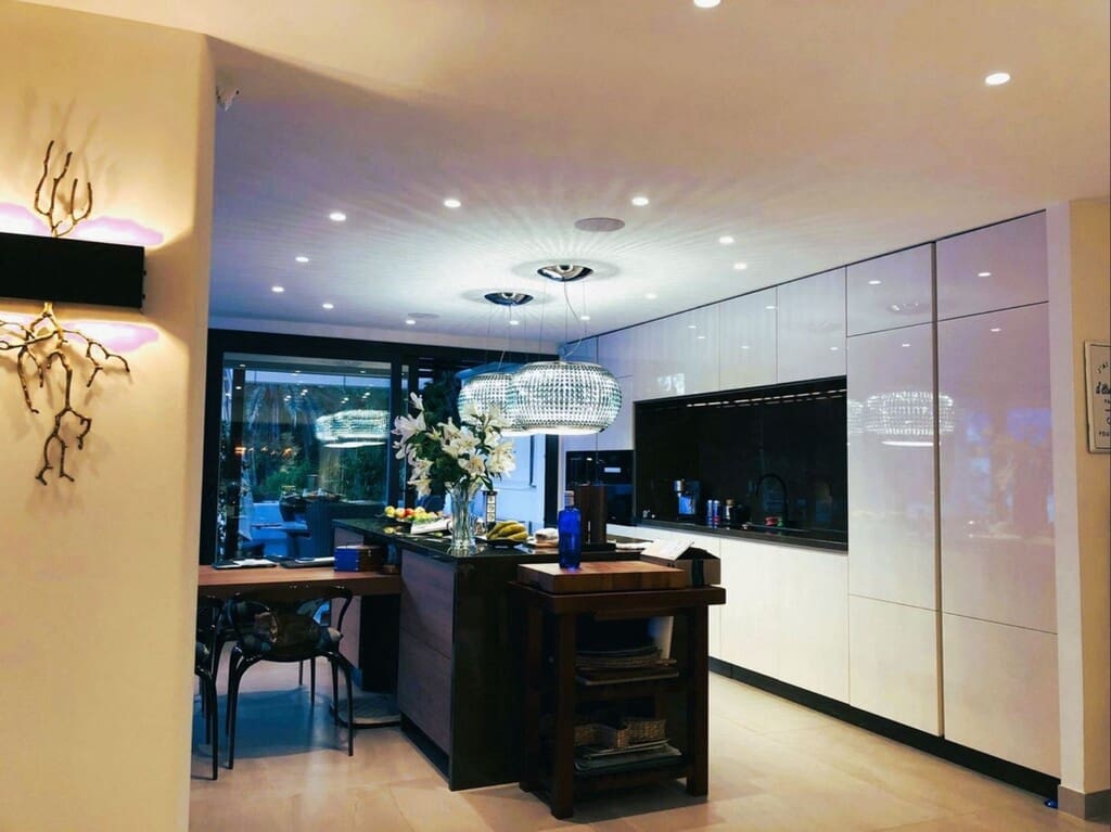 Apartamento de 2 habitaciones en Golden Mile en venta con piscina garaje - 1.490.000 € (Ref: 9698000)