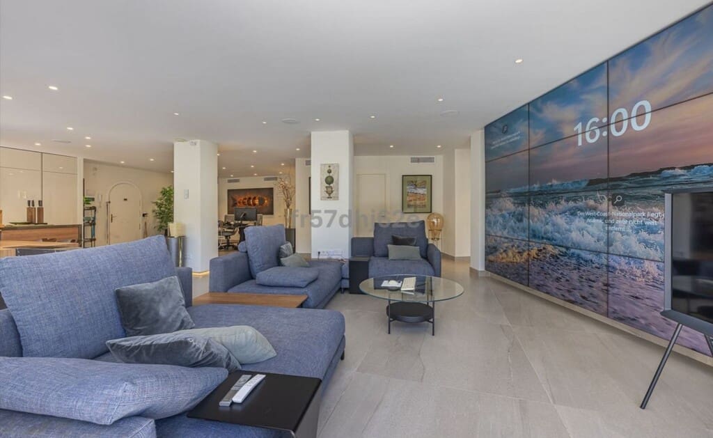 Apartamento de 2 habitaciones en Golden Mile en venta con piscina garaje - 1.490.000 € (Ref: 9698000)