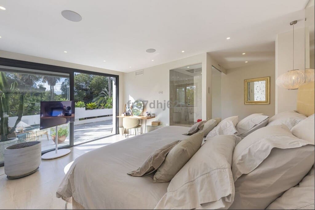 Apartamento de 2 habitaciones en Golden Mile en venta con piscina garaje - 1.490.000 € (Ref: 9698000)