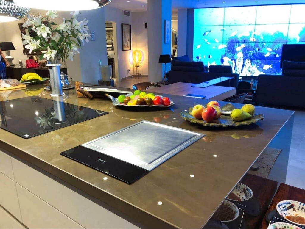 Apartamento de 2 habitaciones en Golden Mile en venta con piscina garaje - 1.490.000 € (Ref: 9698000)