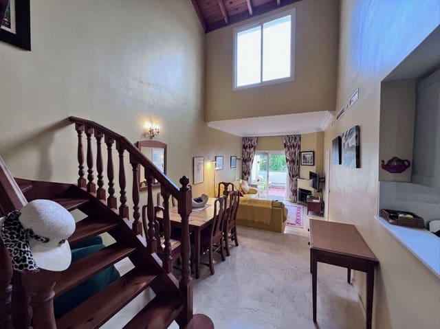 3 sypialnia Penthouse na sprzedaż w Carib Playa, Marbella z basenem garażem - 649 000 € (Ref: 9714448)