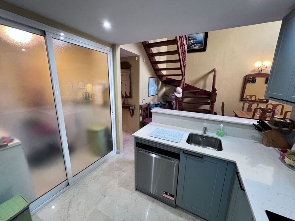 3 sypialnia Penthouse na sprzedaż w Carib Playa z basenem garażem - 649 000 € (Ref: 9714448)