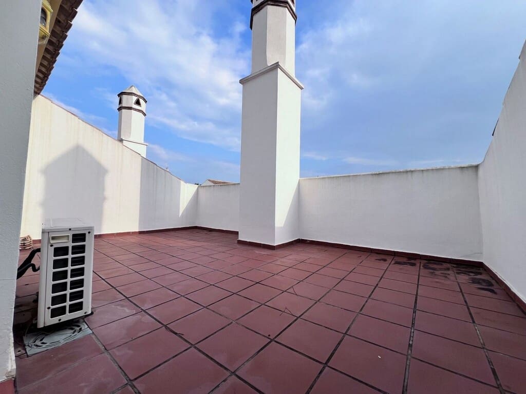 3 sypialnia Penthouse na sprzedaż w Carib Playa z basenem garażem - 649 000 € (Ref: 9714448)