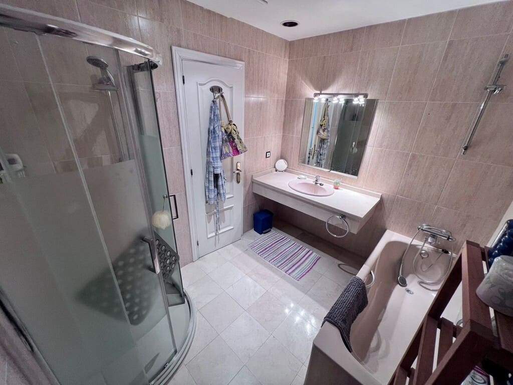 3 sypialnia Penthouse na sprzedaż w Carib Playa z basenem garażem - 649 000 € (Ref: 9714448)