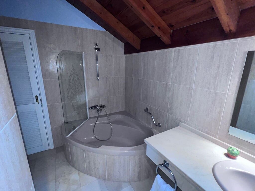 3 sypialnia Penthouse na sprzedaż w Carib Playa z basenem garażem - 649 000 € (Ref: 9714448)