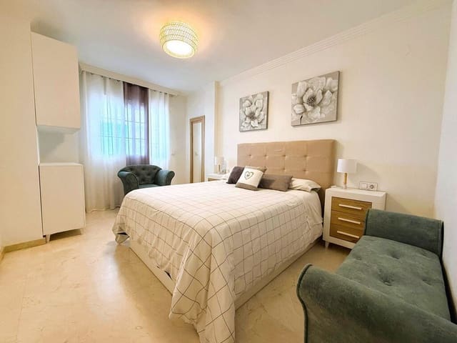 Apartamento de 2 habitaciones en Río Real, Marbella en venta con piscina garaje - 525.000 € (Ref: 9714449)