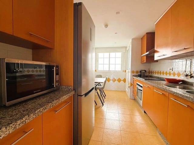 Apartamento de 2 habitaciones en Río Real, Marbella en venta con piscina garaje - 525.000 € (Ref: 9714449)