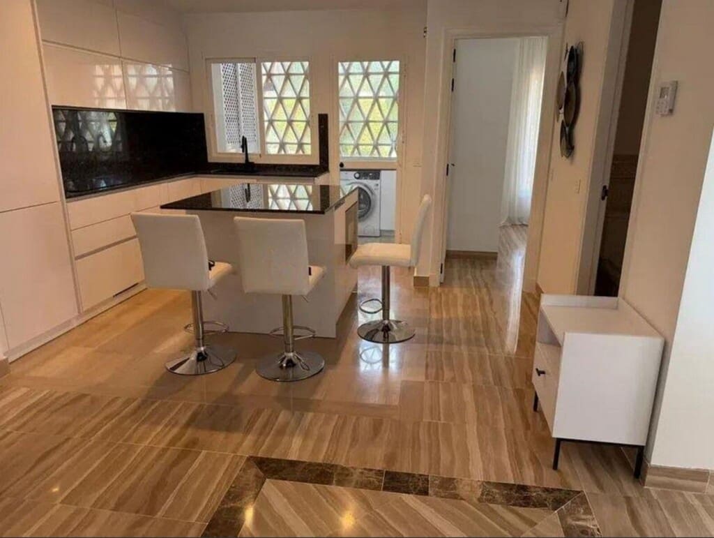 2 bedroom Apartment for sale in Elviria with pool garage - € 950,000 (Ref: 9721042)